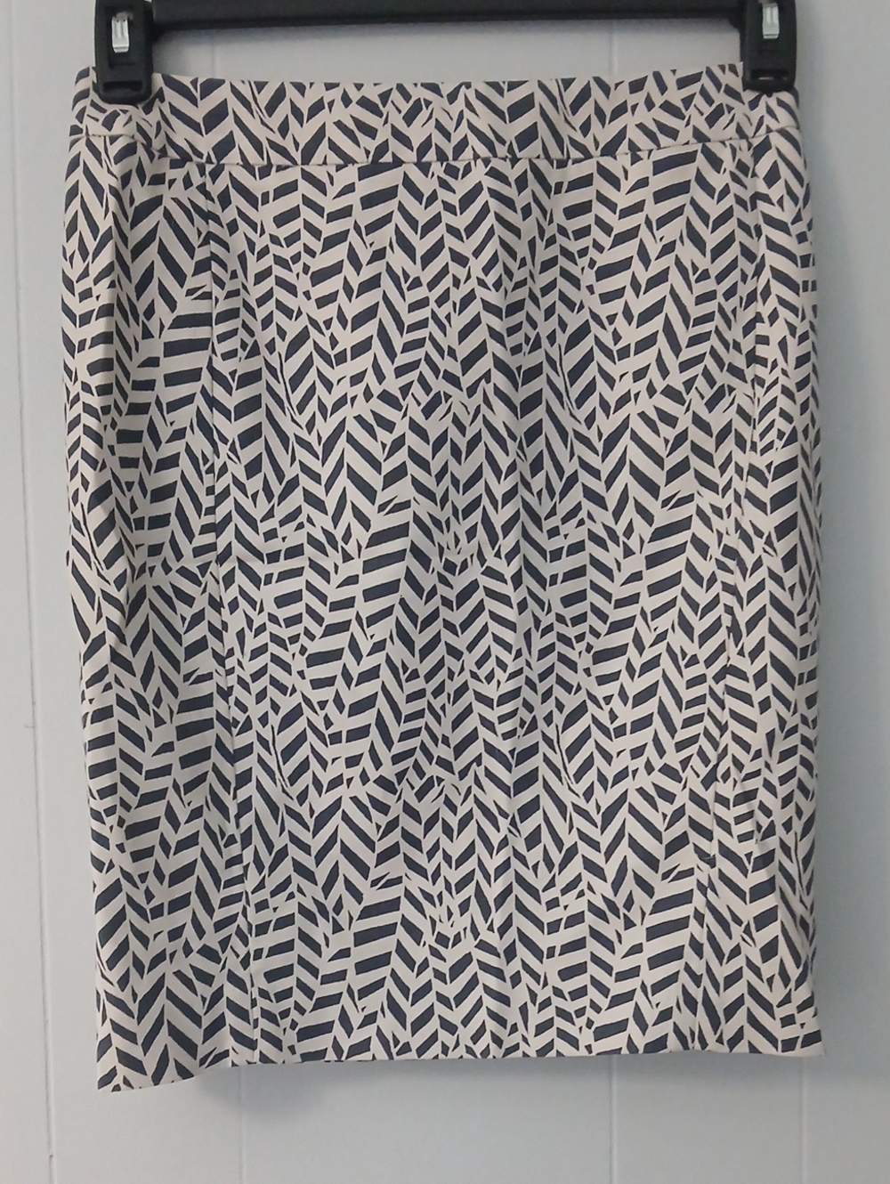 LOFT Cream and Black Geometric Pencil Skirt